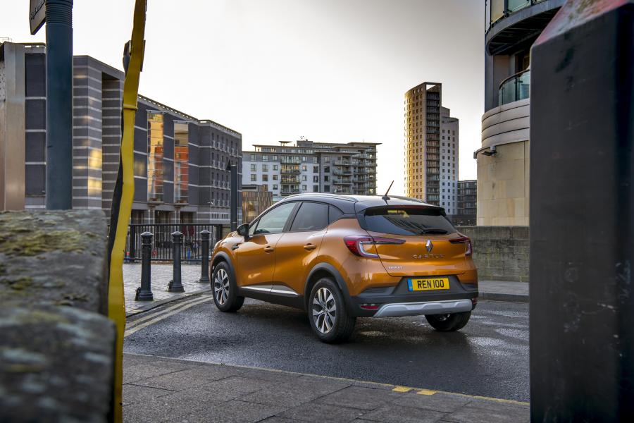  Renault Captur Iconic 2019 года  (UK) (фото 12 из 40)